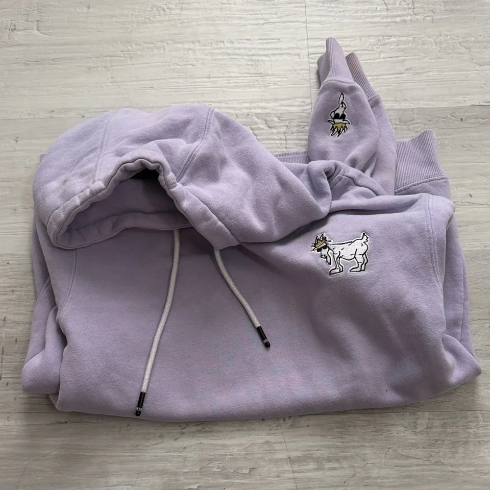 Lilac Embroidered Goat Pullover Hoodie for Women